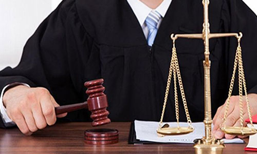 惡意降低生活費是家暴?